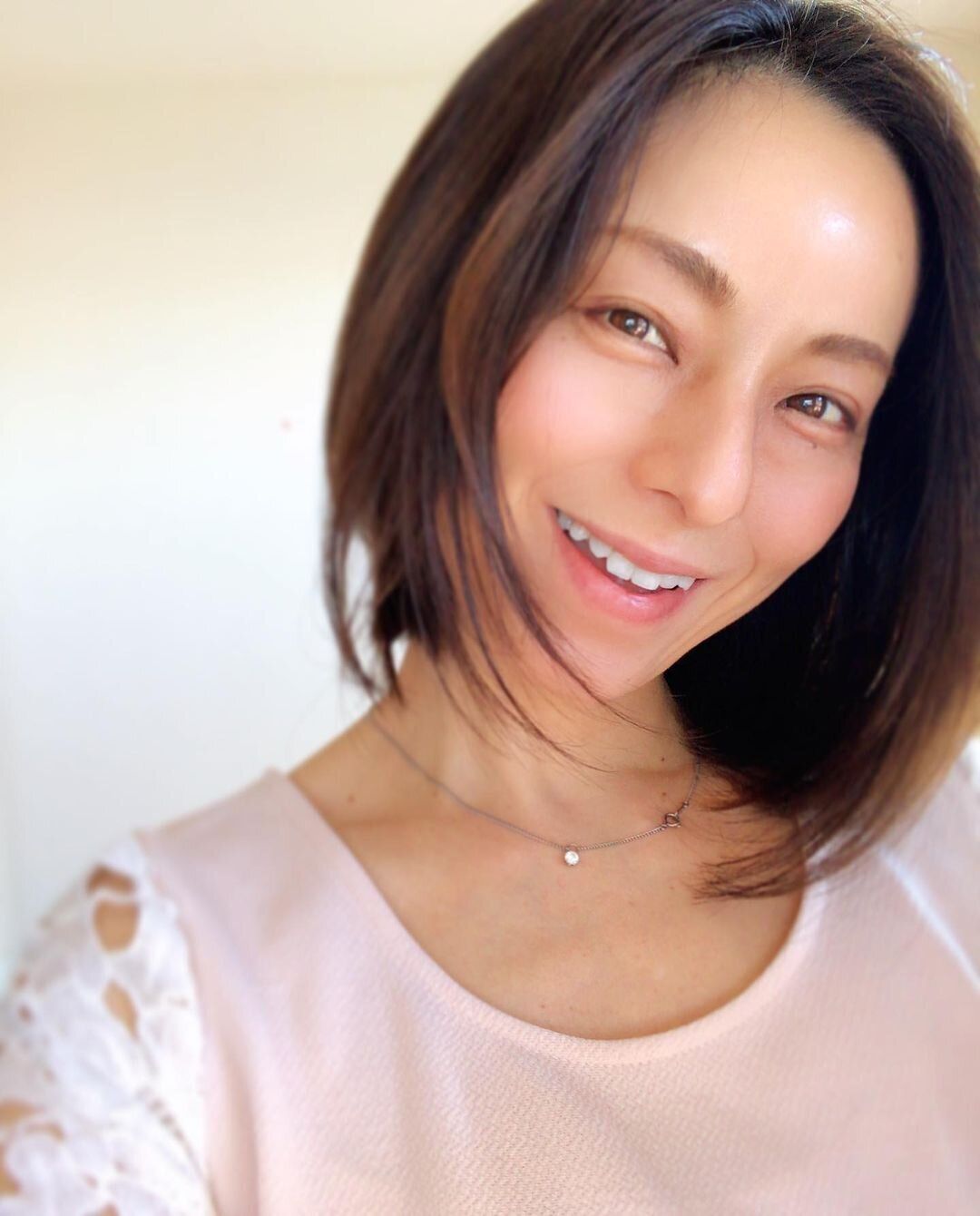 40代丸顔に似合うヘアスタイル 毛先を軽くしてアクティブさを!