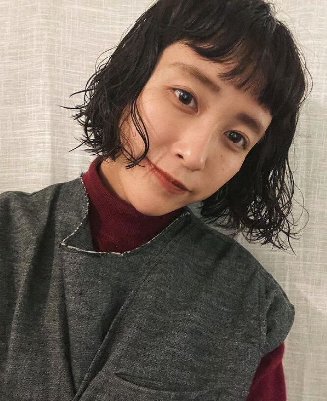 揺らぐパーマで柔らかく!ふんわりウェーブボブ