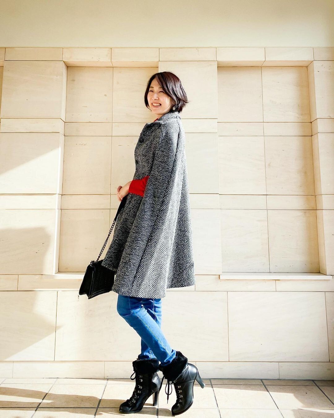 40代丸顔に似合うヘアスタイル 丸さのある大人ショートボブでキレイめヘアに