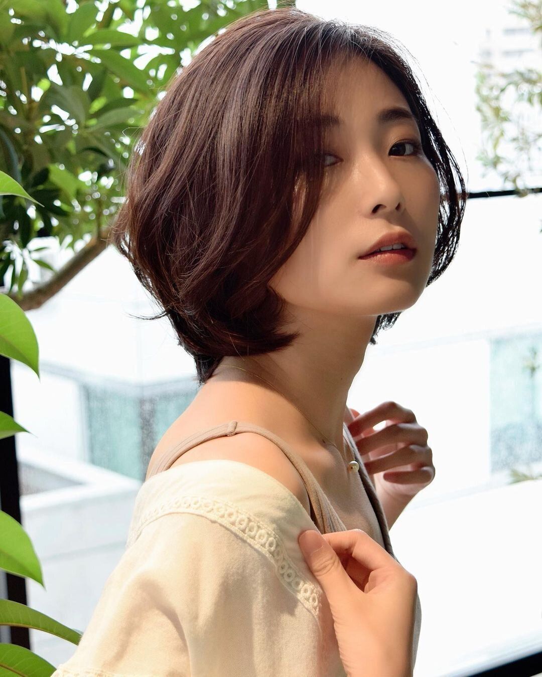 40代丸顔に似合うヘアスタイル 大人かわいいレイヤーボブに!