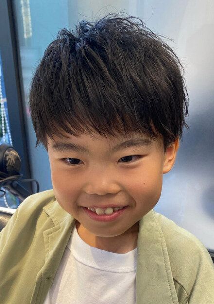 レイヤーを入れてラフに!カジュアルマッシュヘア