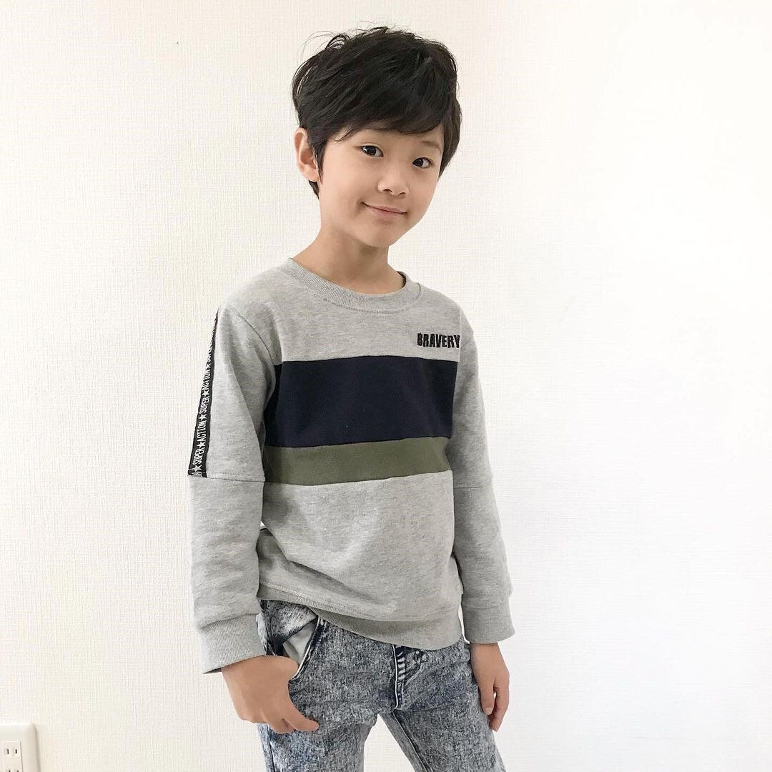 おしゃれ小学生男子の髪型・ヘアカタログ!トップにボリューム感を出せばおしゃれにスタイリング!