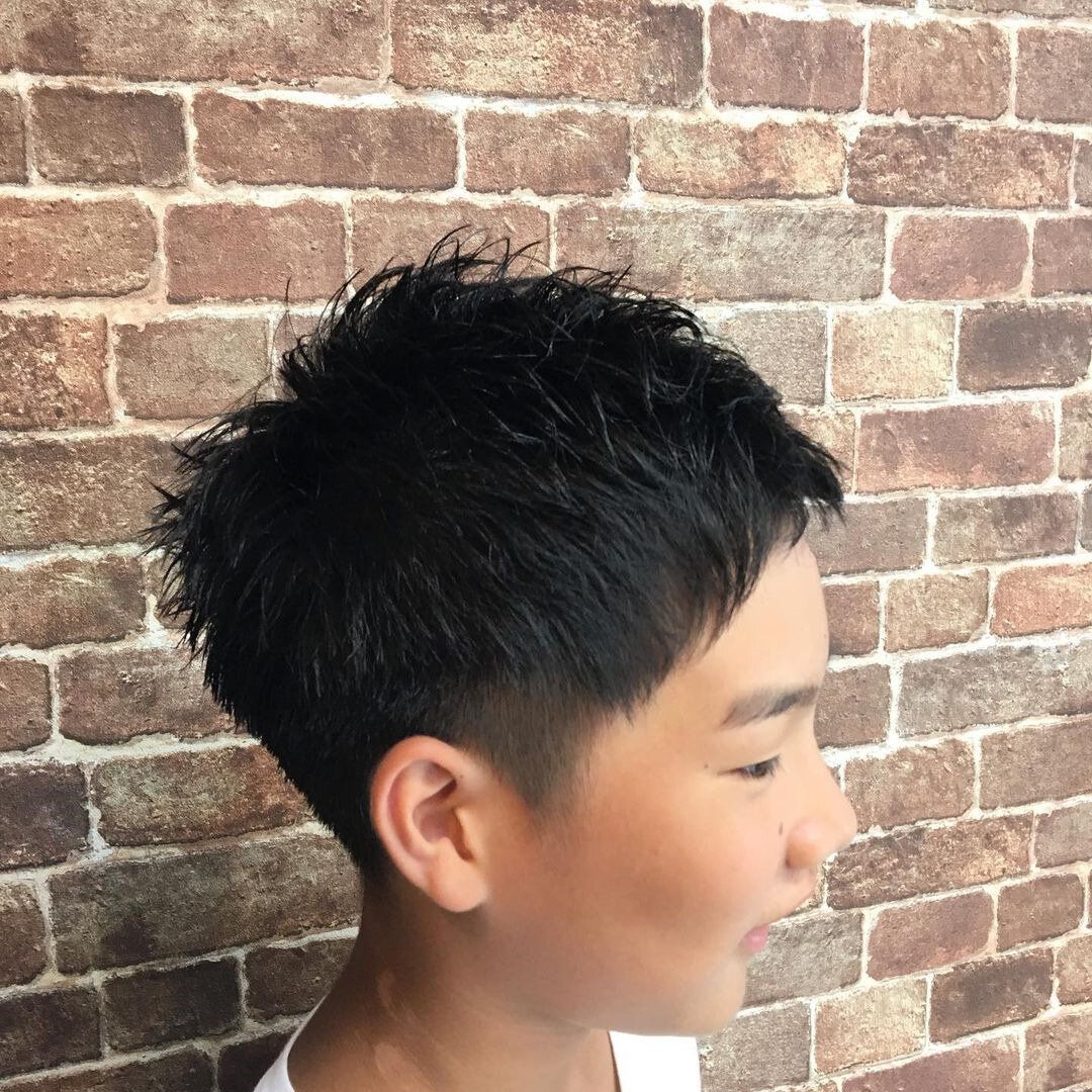 おしゃれ小学生男子の髪型・ヘアカタログ!人気のツーブロックはえり足スッキリがおすすめ