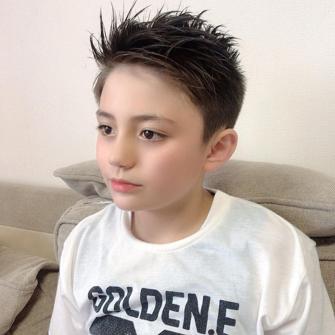 おしゃれ小学生男子の髪型・ヘアカタログ!どの角度から見てもかっこいい!ツーブロック