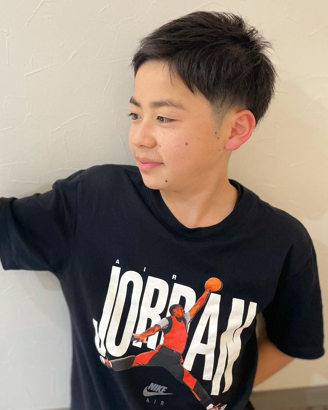 おしゃれ小学生男子の髪型・ヘアカタログ!かき上げ前髪がかっこいいスポーツヘア