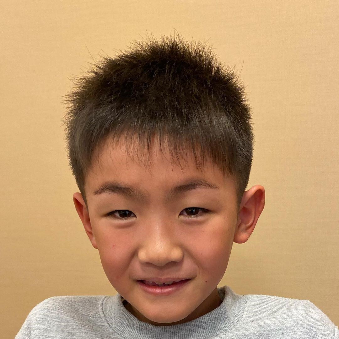 おしゃれ小学生男子の髪型・ヘアカタログ!爽快感のあるスポーツカットで習い事もバッチリ!!