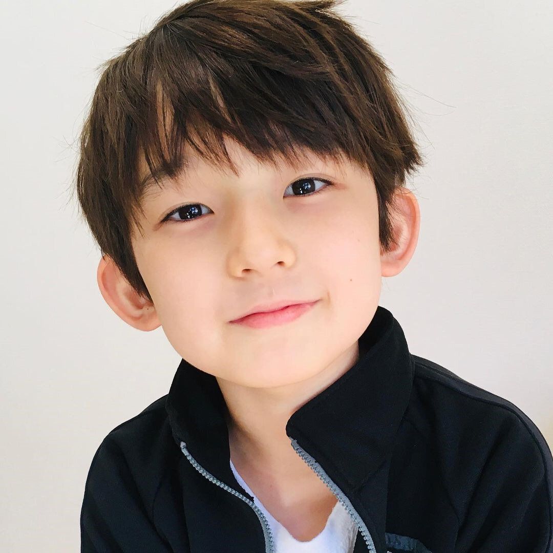 おしゃれ小学生男子の髪型・ヘアカタログ!キュートな印象のナチュラルストレート!