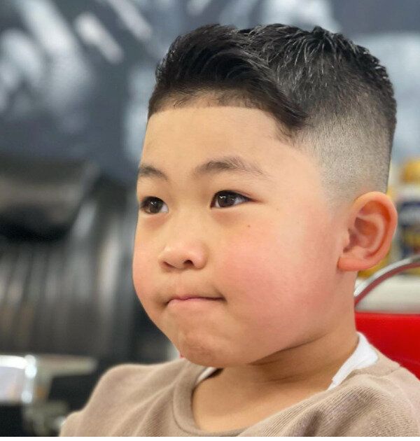 かきあげ前髪かっこいい!子供のバーバーヘアスタイル