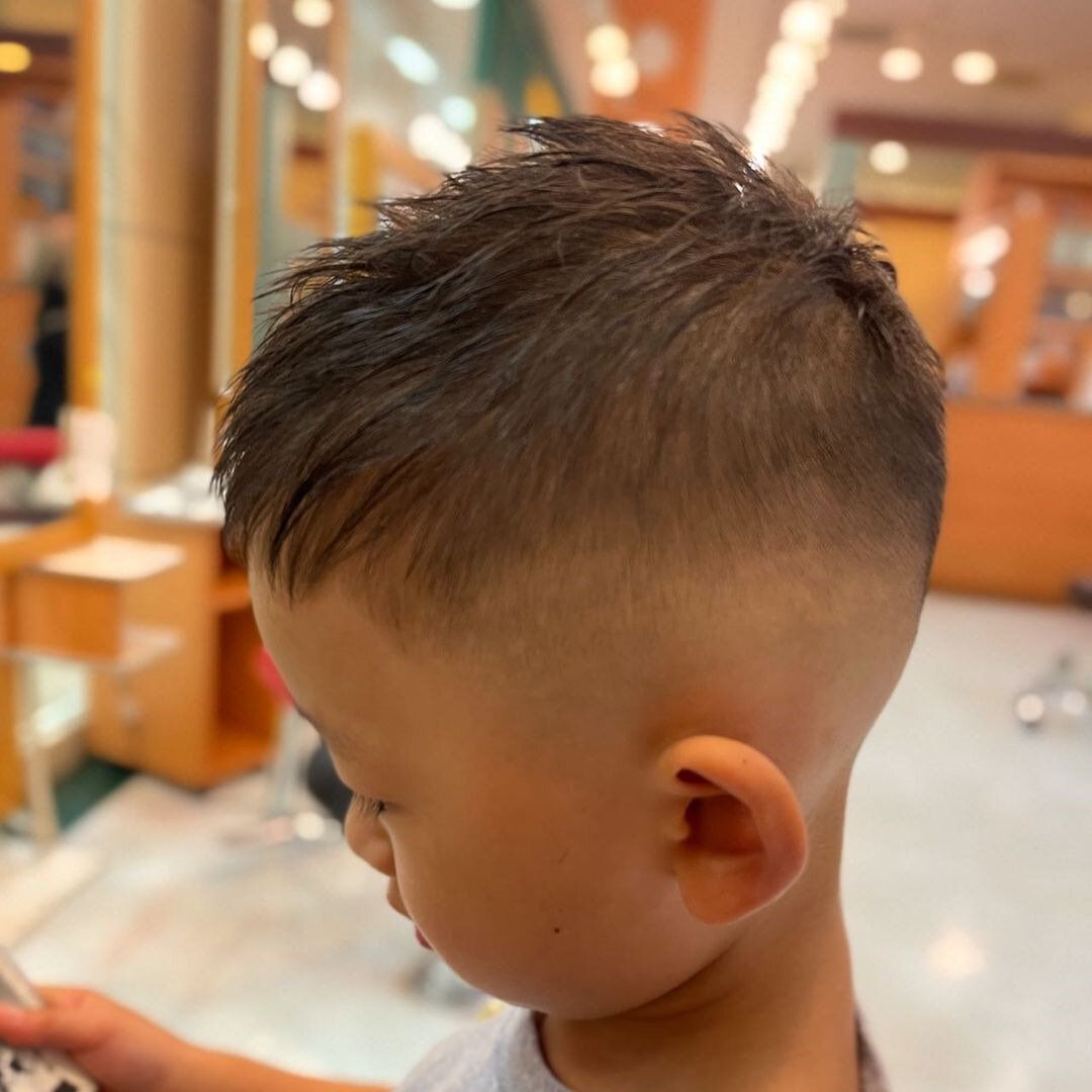 おしゃれ小学生男子の髪型・ヘアカタログ!スキンフェードでおしゃれ坊主