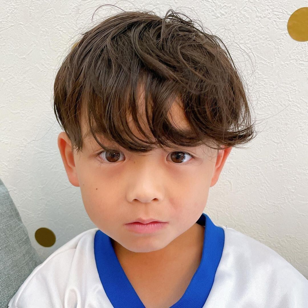 おしゃれ小学生男子の髪型・ヘアカタログ!2ブロックとパーマの組み合わせがかわいいヘアスタイル