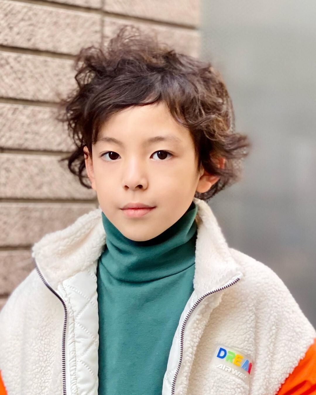おしゃれ小学生男子の髪型・ヘアカタログ!クセっ毛くんならパーマを取り入れるのもおすすめ!