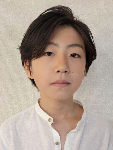 サイドパートで大人っぽく!ニュアンスショート