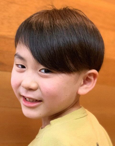 みんなと被らない!サラサラアシンメトリーヘア