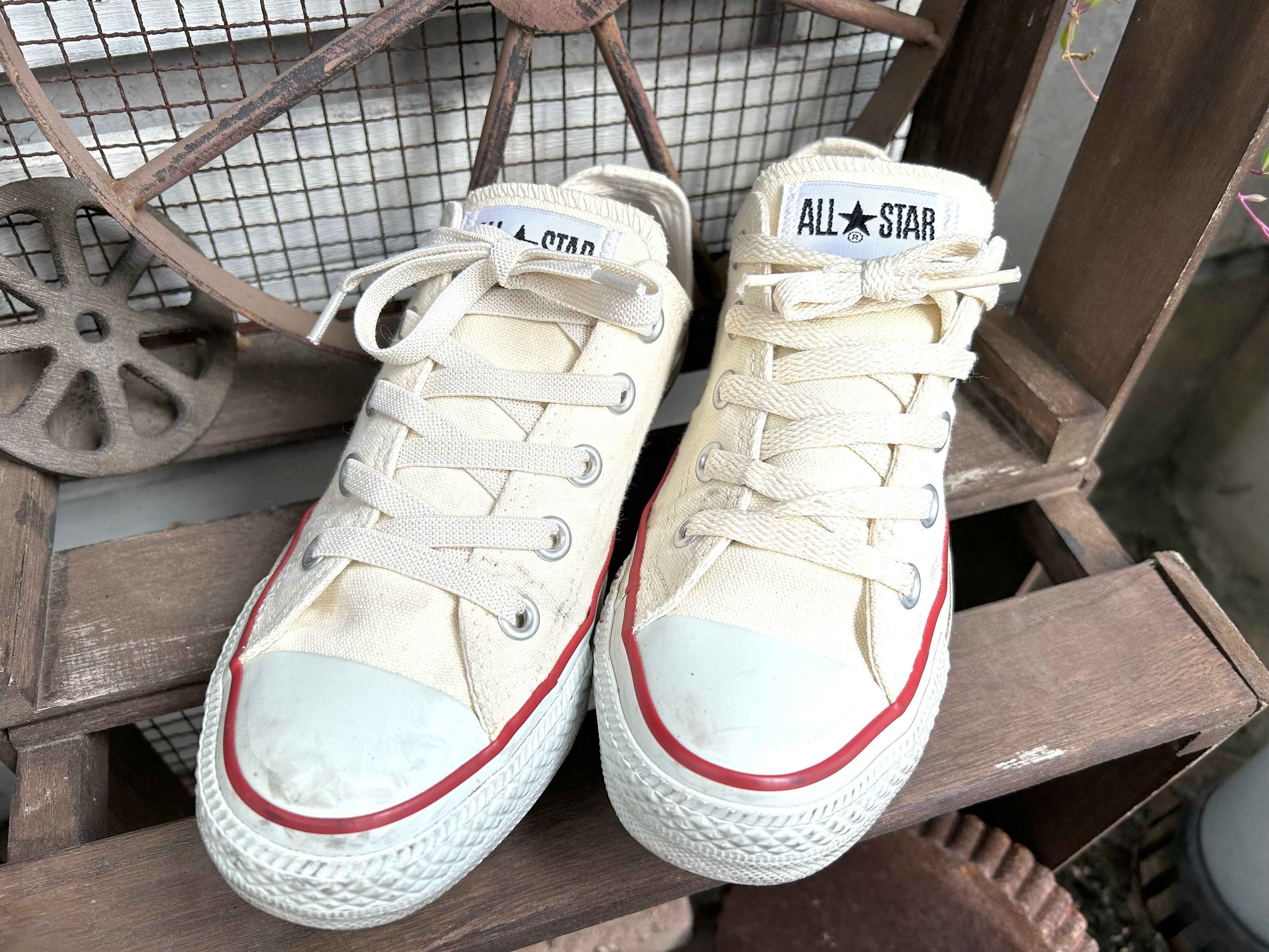 セリア スニーカー 伸びる靴ひも