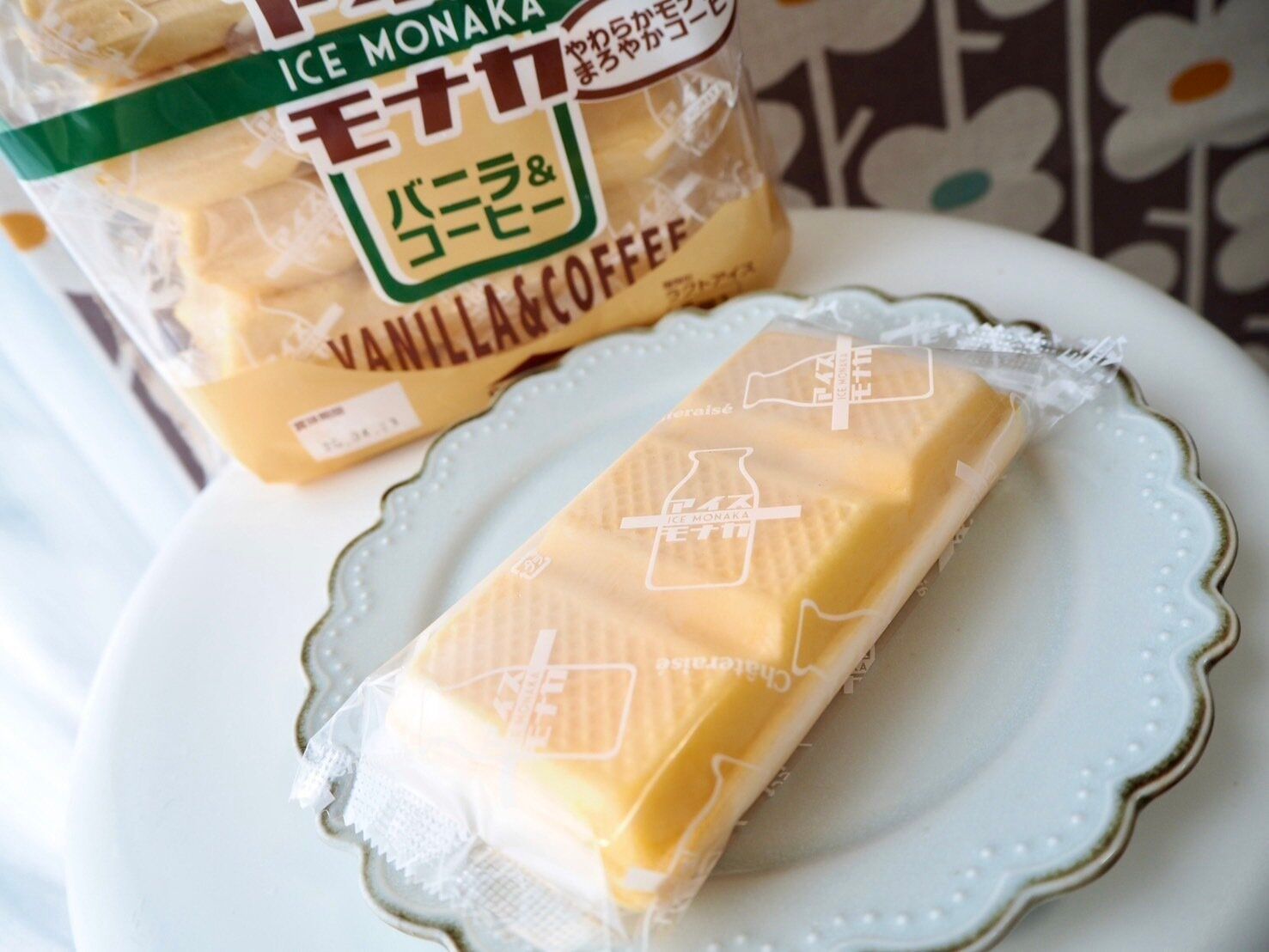 シャトレーゼ「アイスモナカバニラ&コーヒー」商品写真