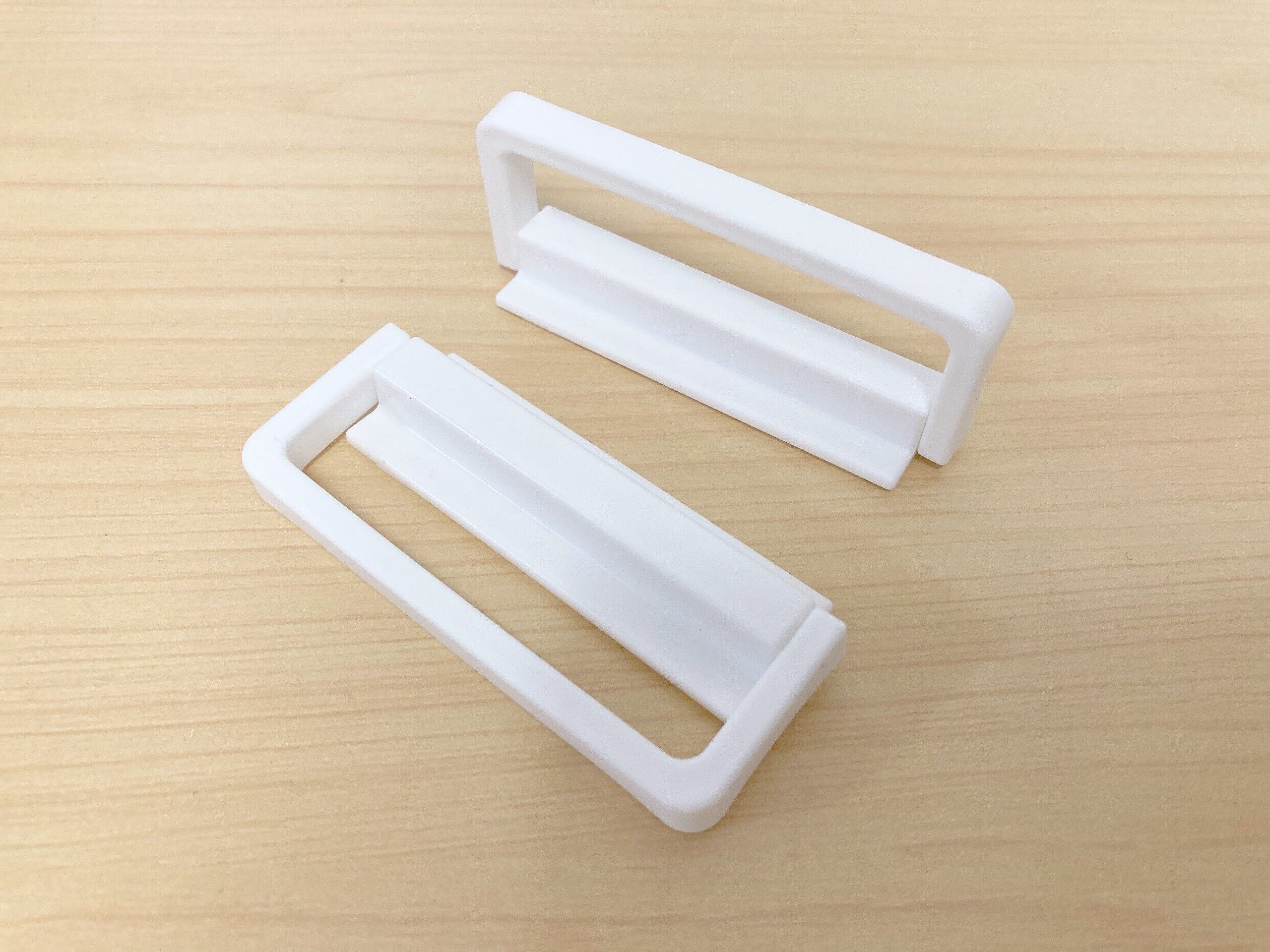 ダイソー貼れる取っ手可動式