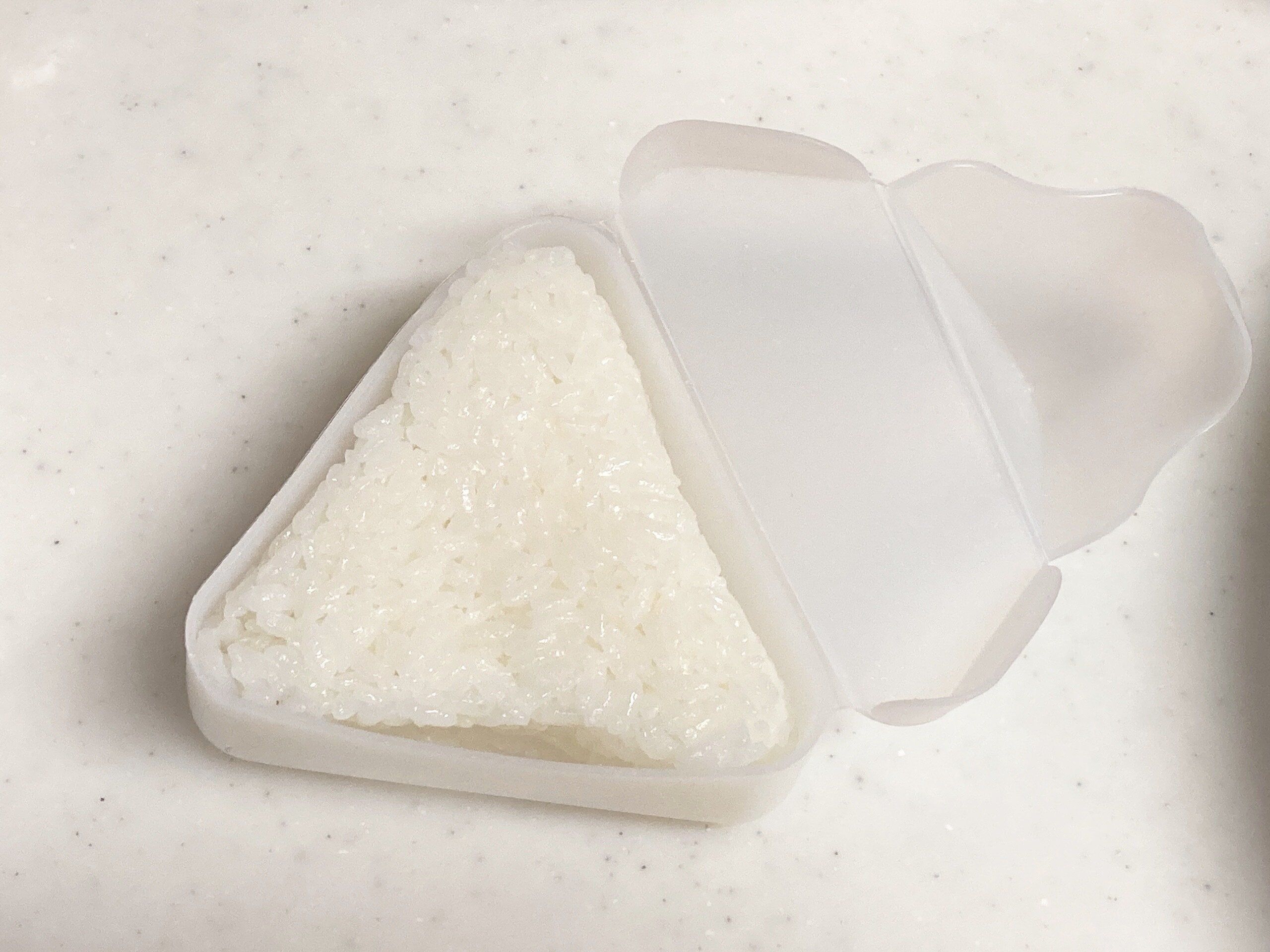 ダイソー簡単おにぎりパック