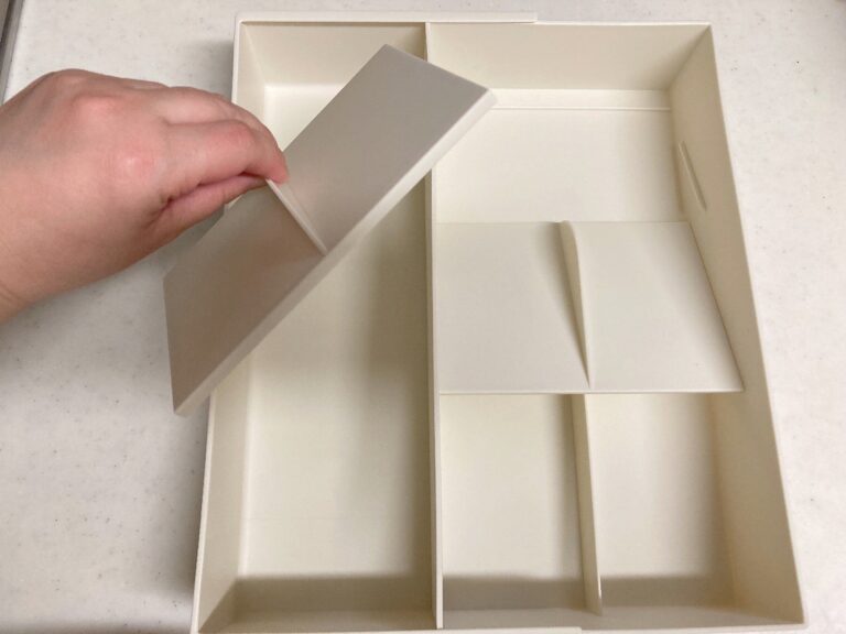 【3COINS】「考えた人天才！」カトラリー収納がスッキリ見違える！便利すぎるアイデア収納グッズ