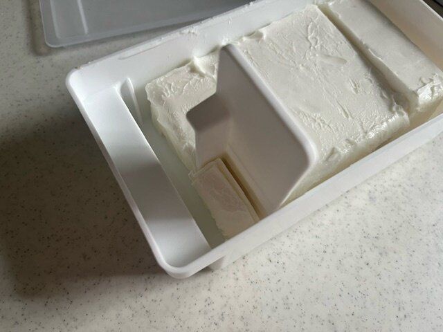 【セリア】200gバターがスッキリ入る！カッターつきバターケースが優秀！