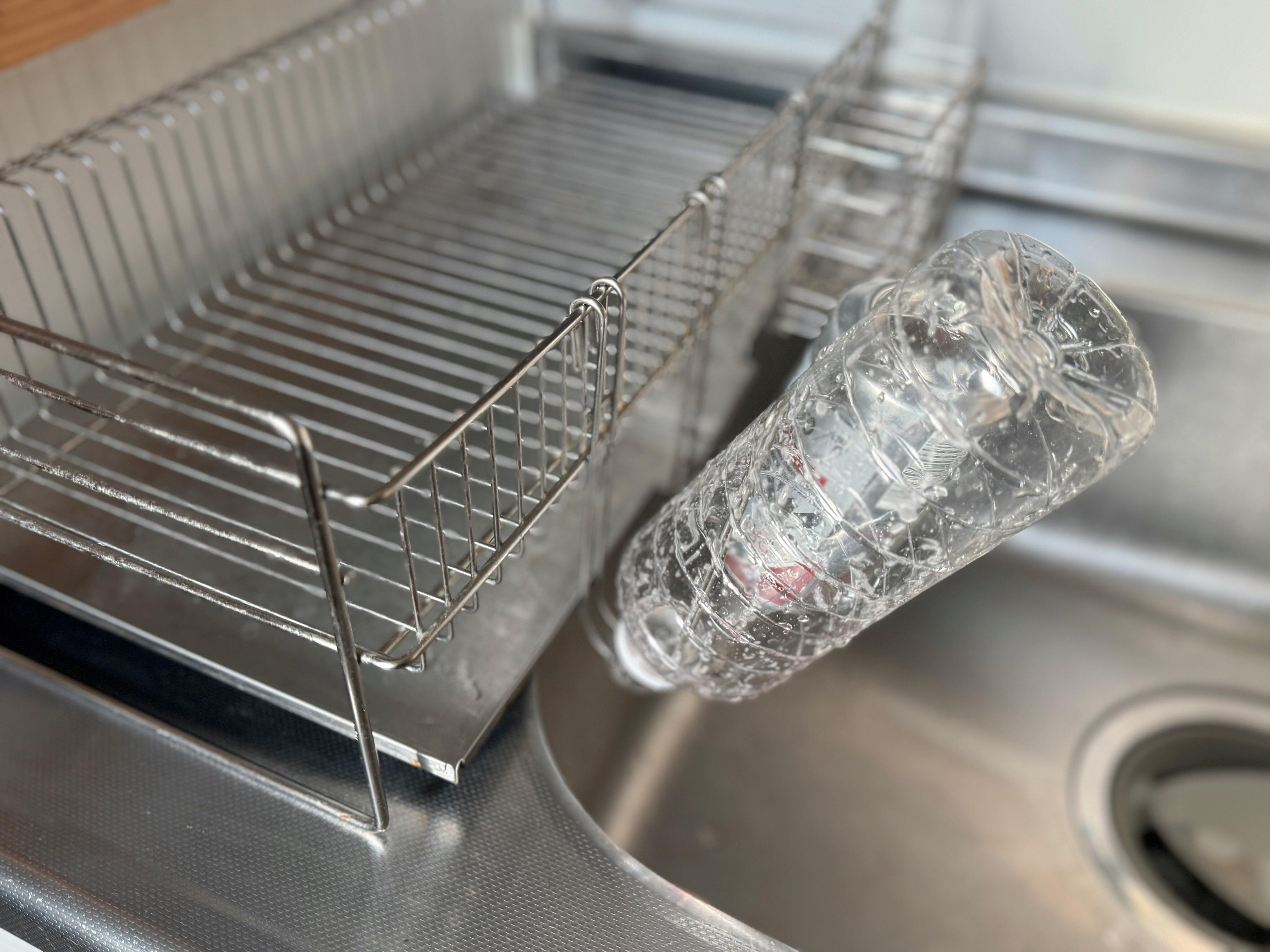 2.空き缶やペットボトルは捨てる前に洗って乾かす