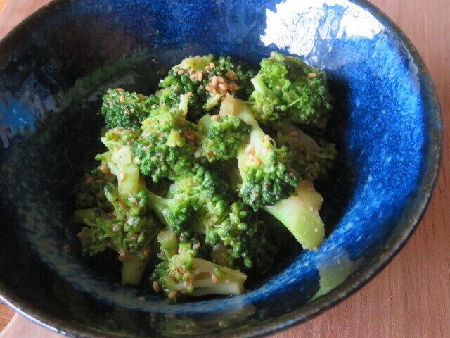 ブロッコリーのごま和え