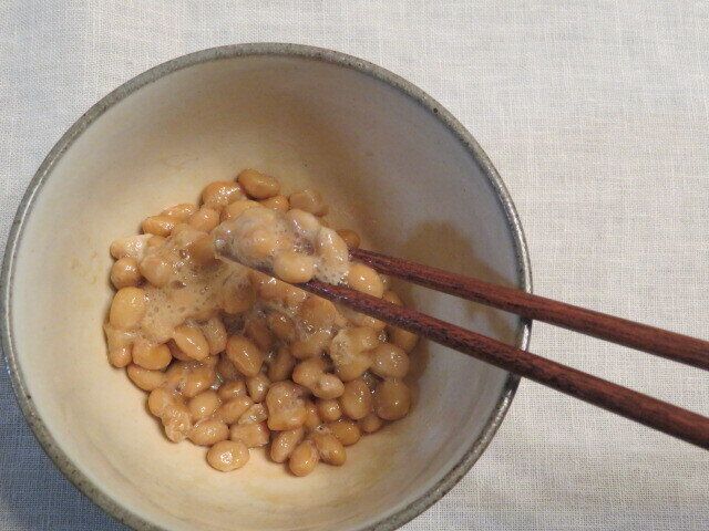 納豆はお茶碗の中で混ぜる
