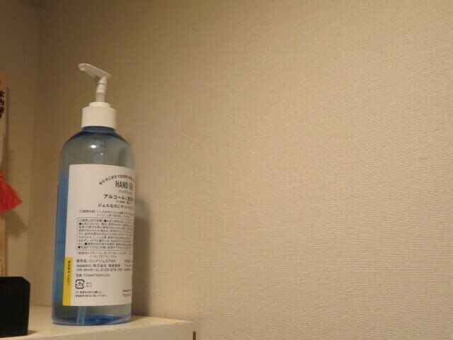 落ちると大惨事＆使用頻度が低いものはかけない収納