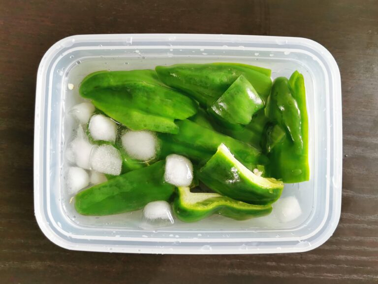 【カルディ】栄養たっぷり！氷水に浸しただけの「冷やしピーマン」をごちそうにするおすすめ商品3選