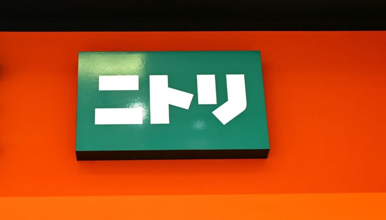 【ニトリ】もうズレるイライラから卒業！気持ち良すぎてそこから動けなる「フワフワラグパッド」が快適すぎた