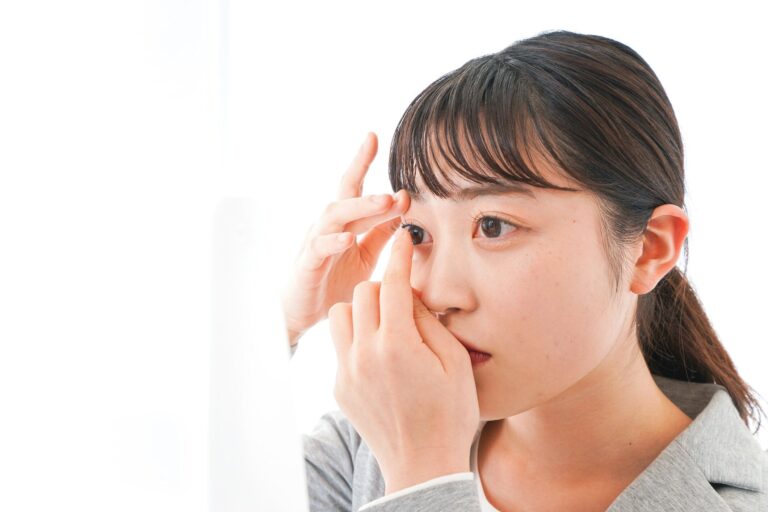 気づいたときには失明の危機⁉眼科医が教えるコンタクトレンズをつけたまま寝てはいけない理由