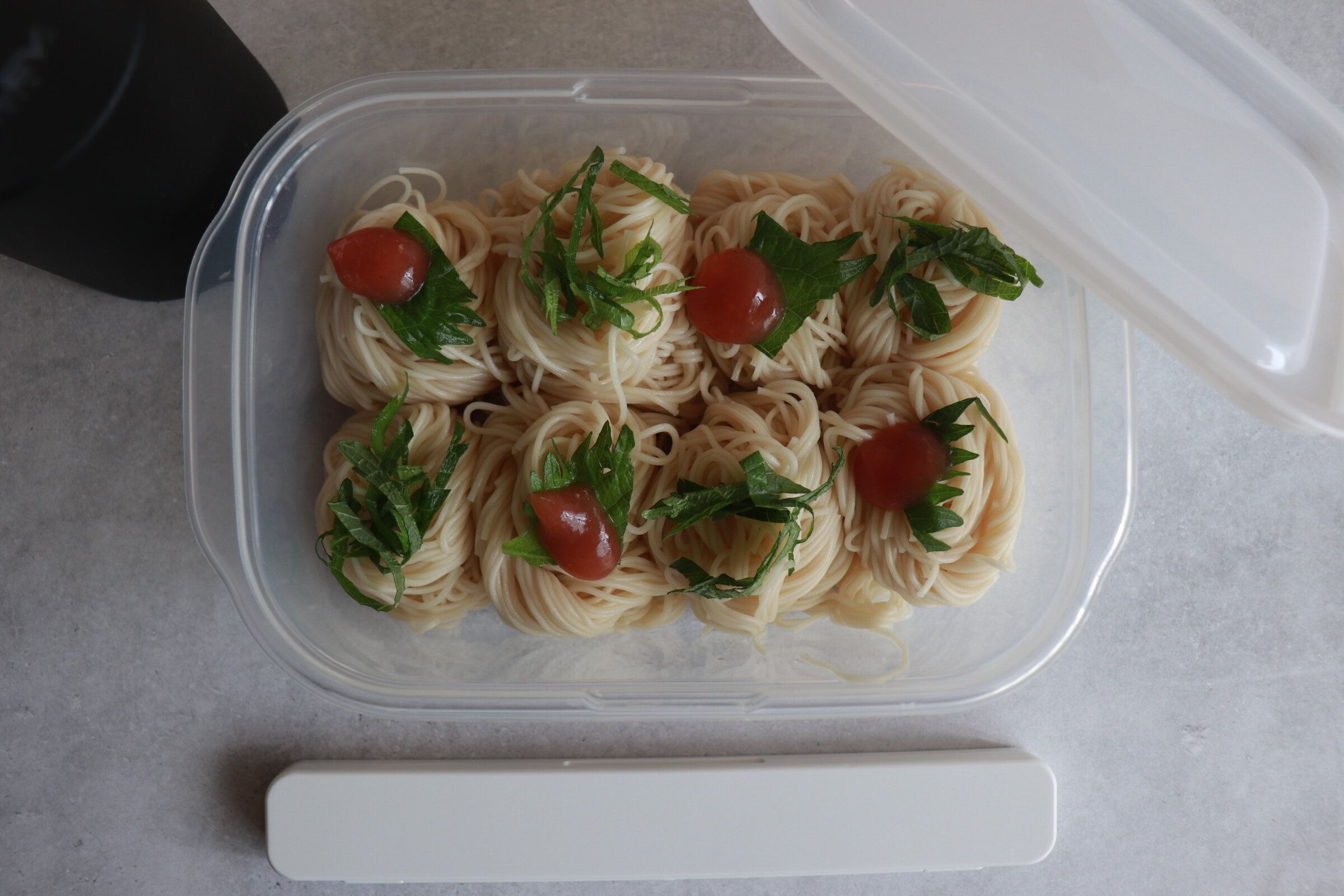 【セリア】暑い日のお弁当に！セリアのタッパーで麺弁当