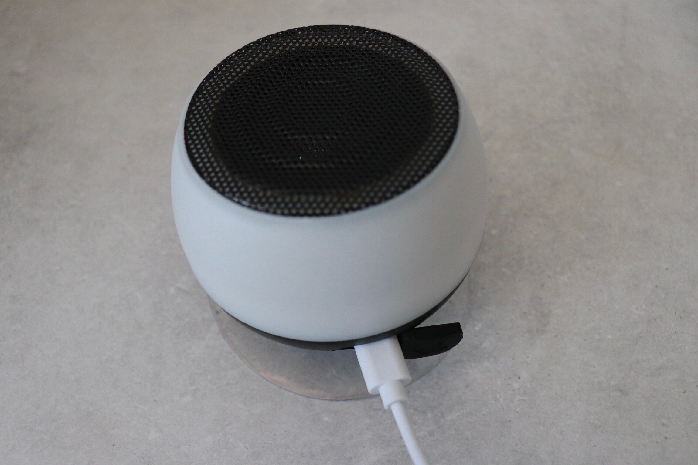 【ダイソー】最新のスピーカーはなんと光る！お風呂時間を楽しむのにピッタリなダイソーBluetoothスピーカーをチェック