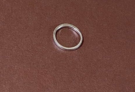 結婚指輪を外して出かけた妻に、急いで電話をかける夫！あまりの慌てように「愛を感じる」と15万人がほっこり