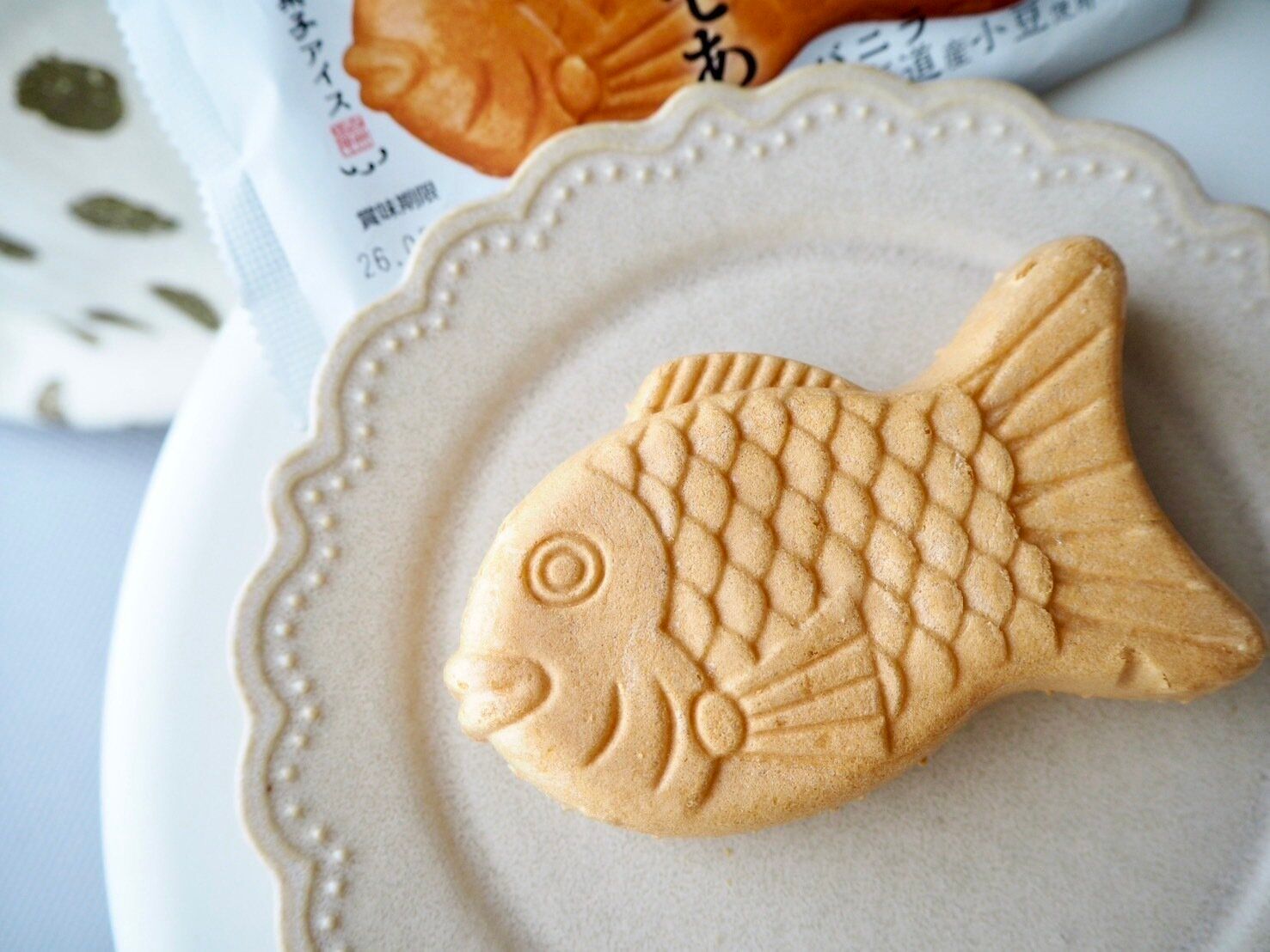 シャトレーゼ「和菓子アイス たい焼き最中バニラ しっぽまであん」開封後写真