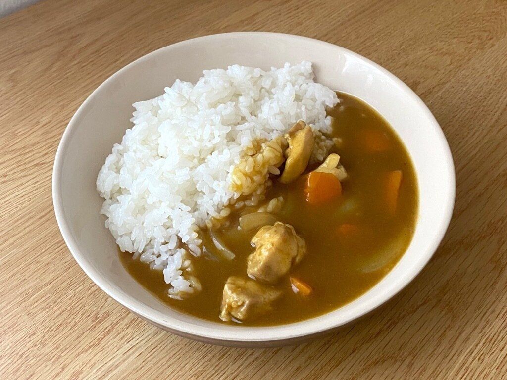 お蕎麦屋さん風だしカレーフレークを使ったカレー