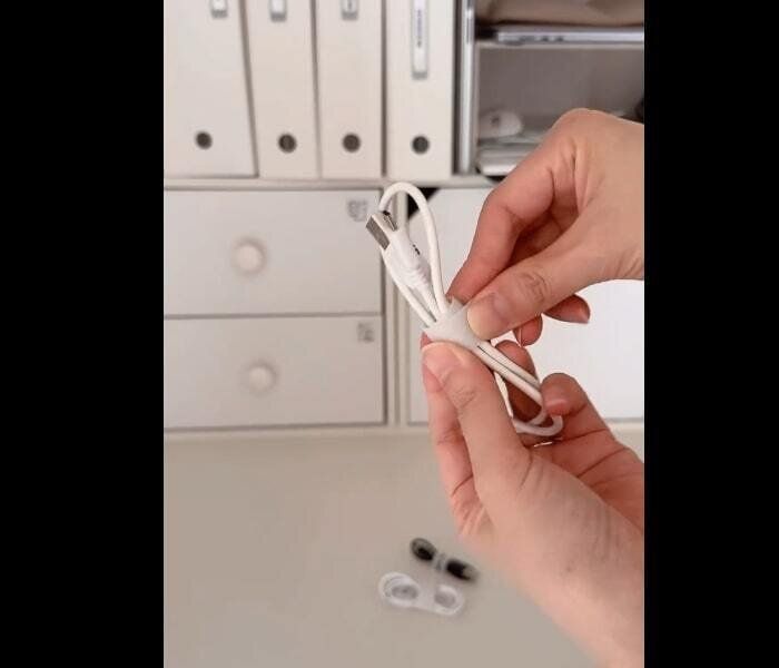 【無印良品】もうコードを謎にしない！ミシン目入り結束テープ