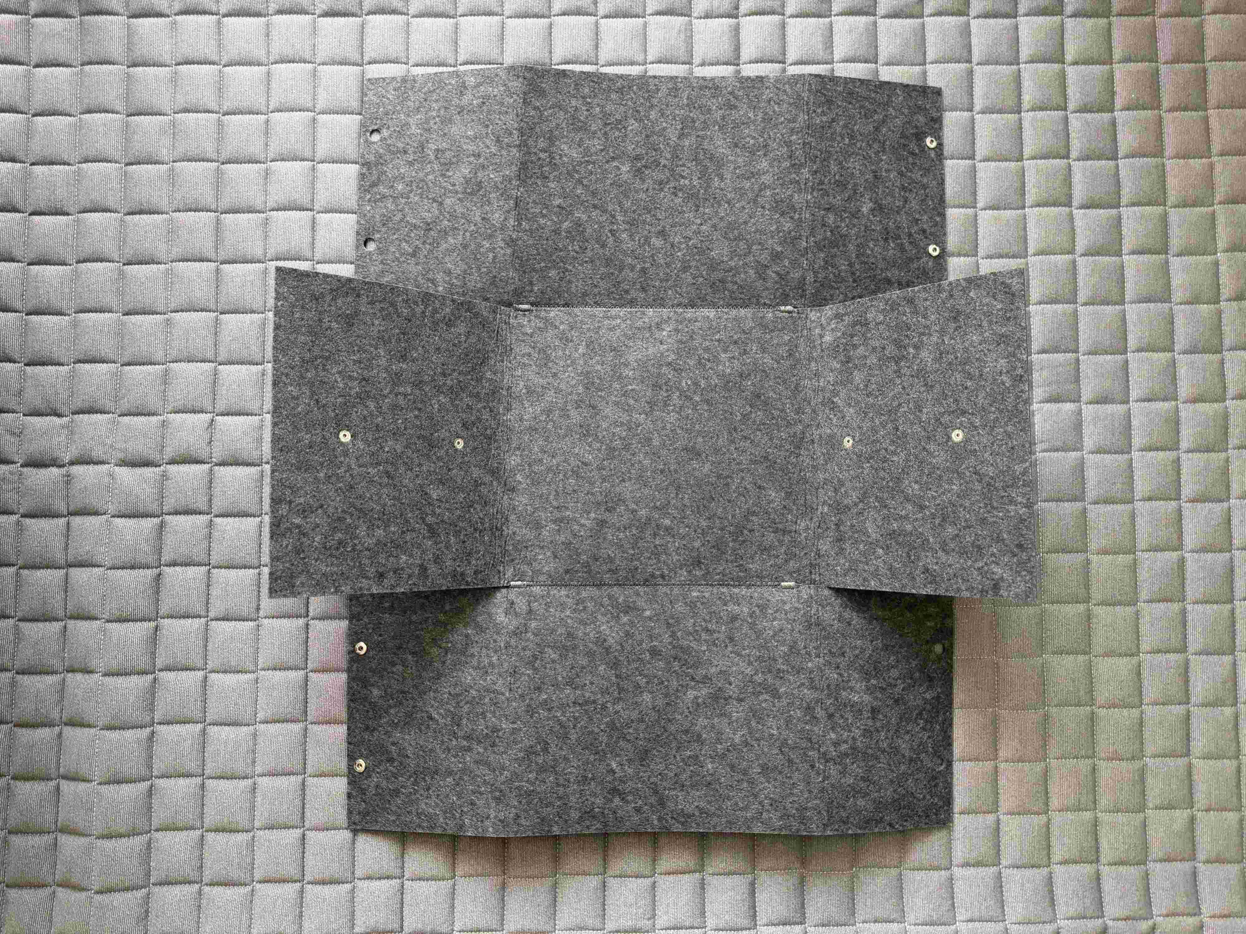 組み立てカンタンで説明書いらず！