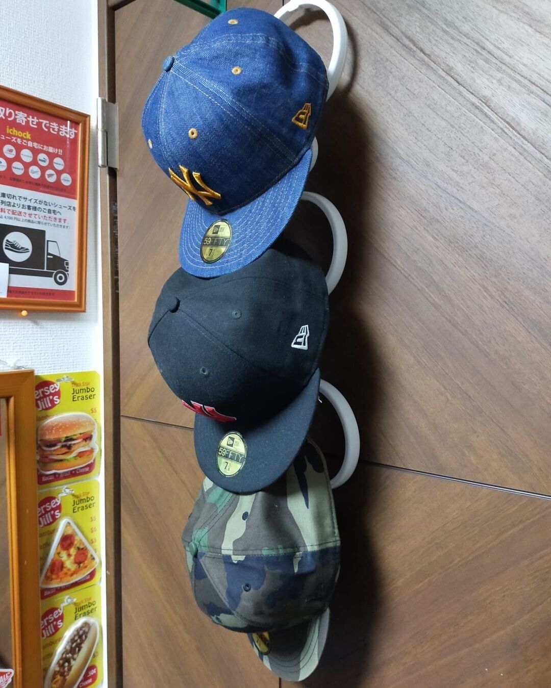 100均の帽子ハンガーですっきり収納！