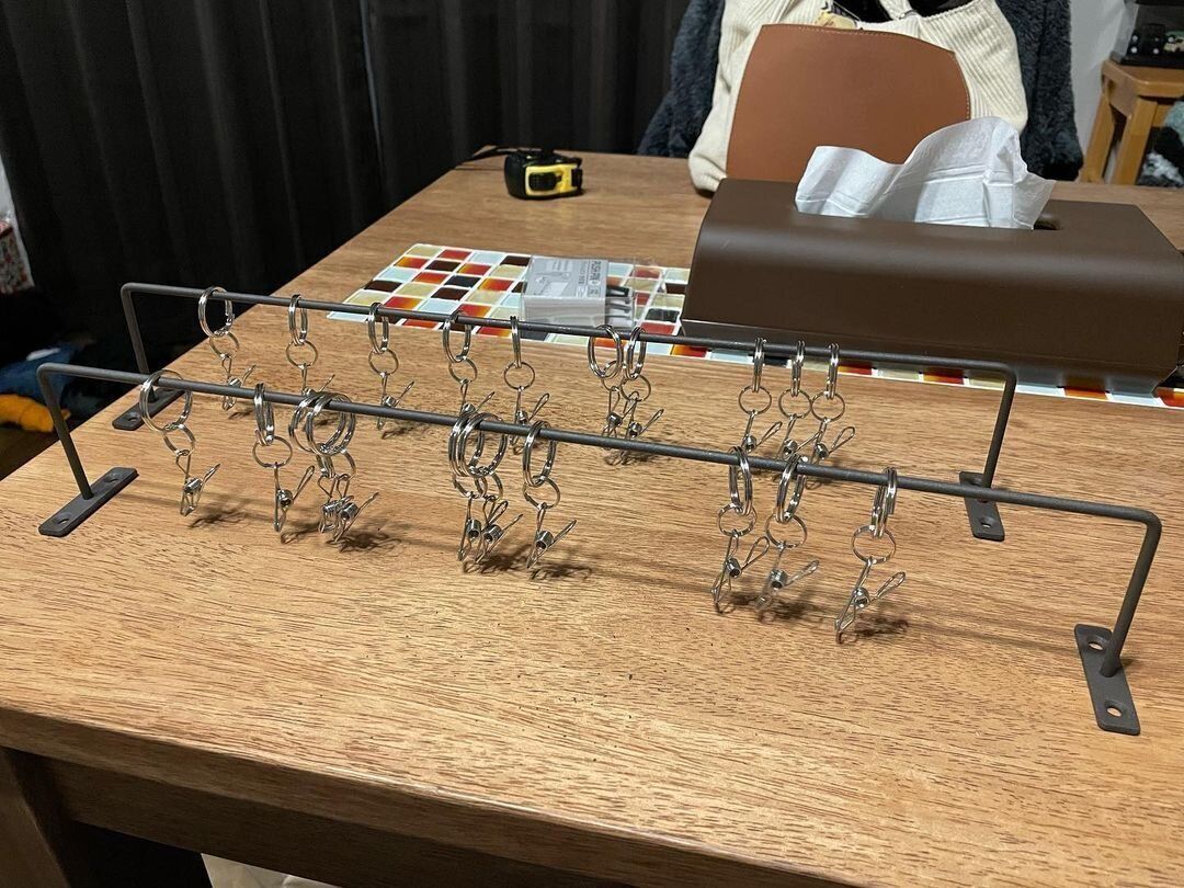 アイアンバーを使った男前な帽子収納