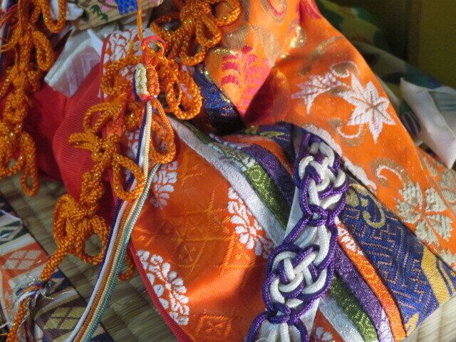 五衣唐衣裳(いつつぎぬからぎぬも)