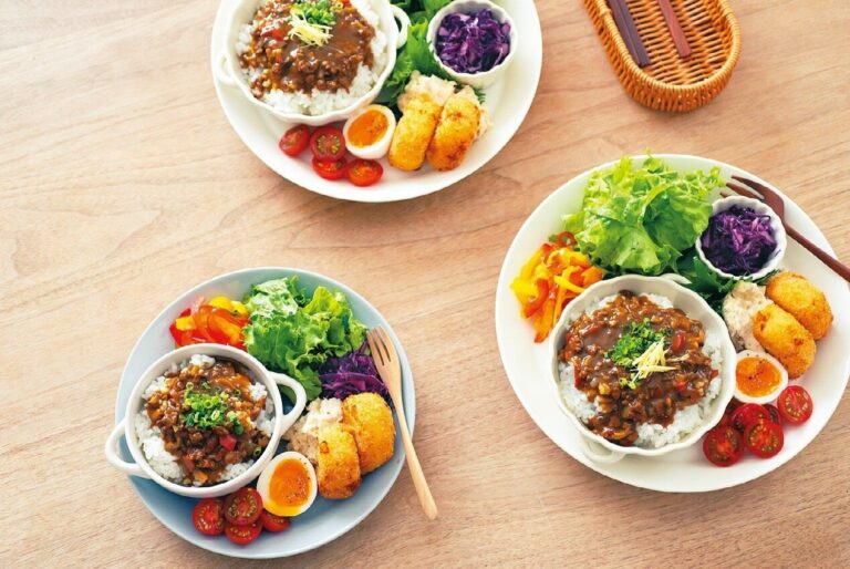 仕事の合間に“ながらポイ活”でお得を稼ぐ！切り替え上手で貯めてる人の昼・晩に密着