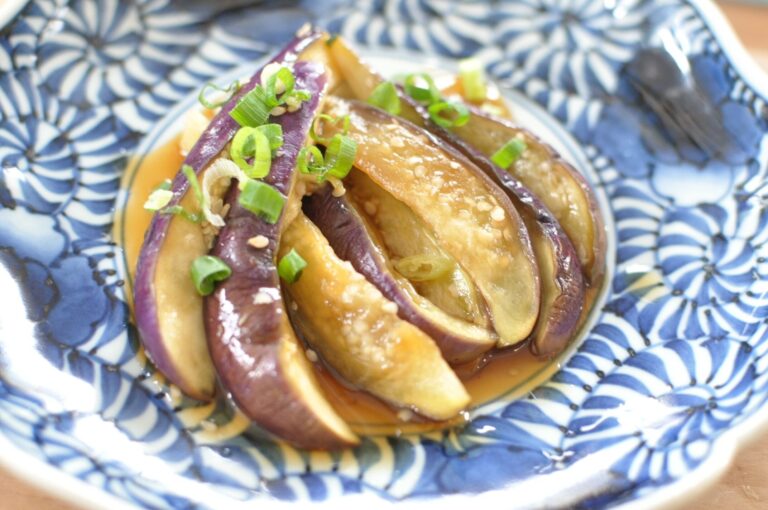 材料2つ【レンチンなす×焼き肉のたれ】トロ旨甘辛味でご飯にもお酒にも合う！おすすめ時短レシピ