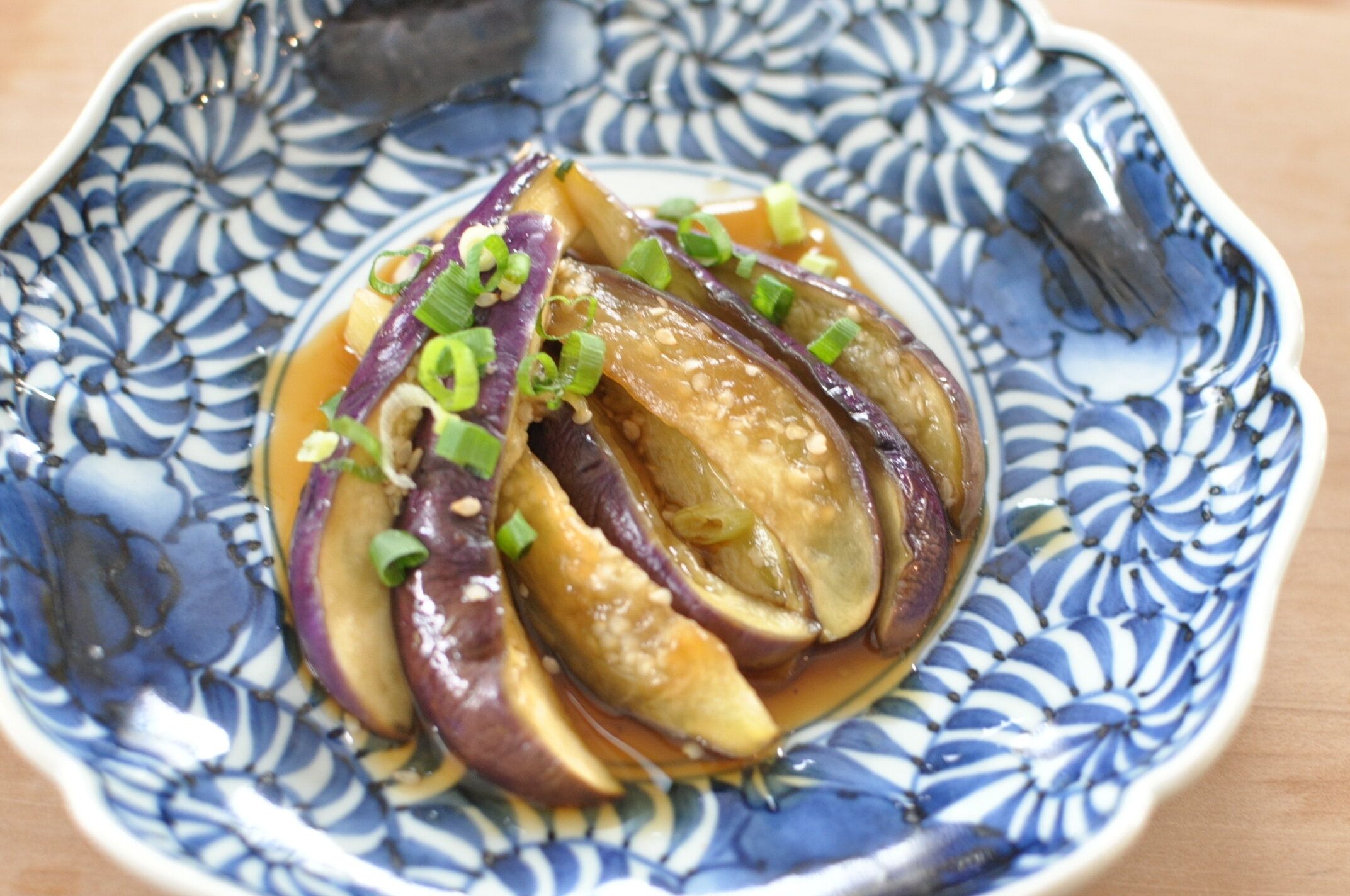 完成したなすを盛り付けた様子