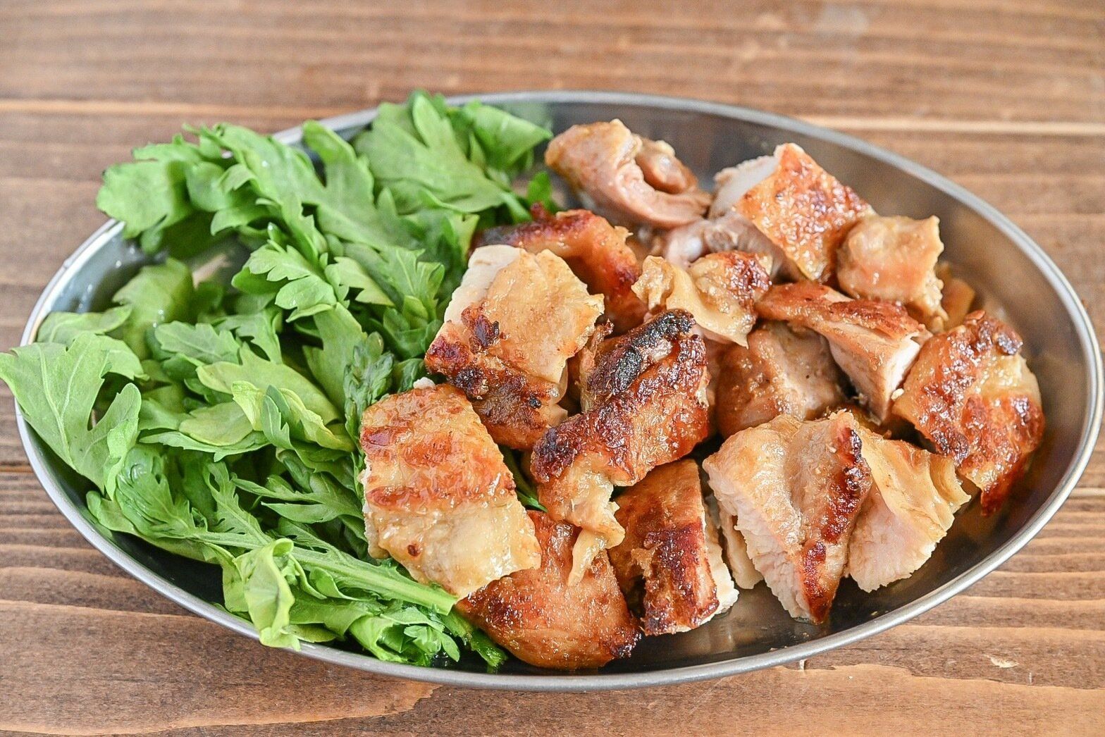 皿に盛られたガイヤーン