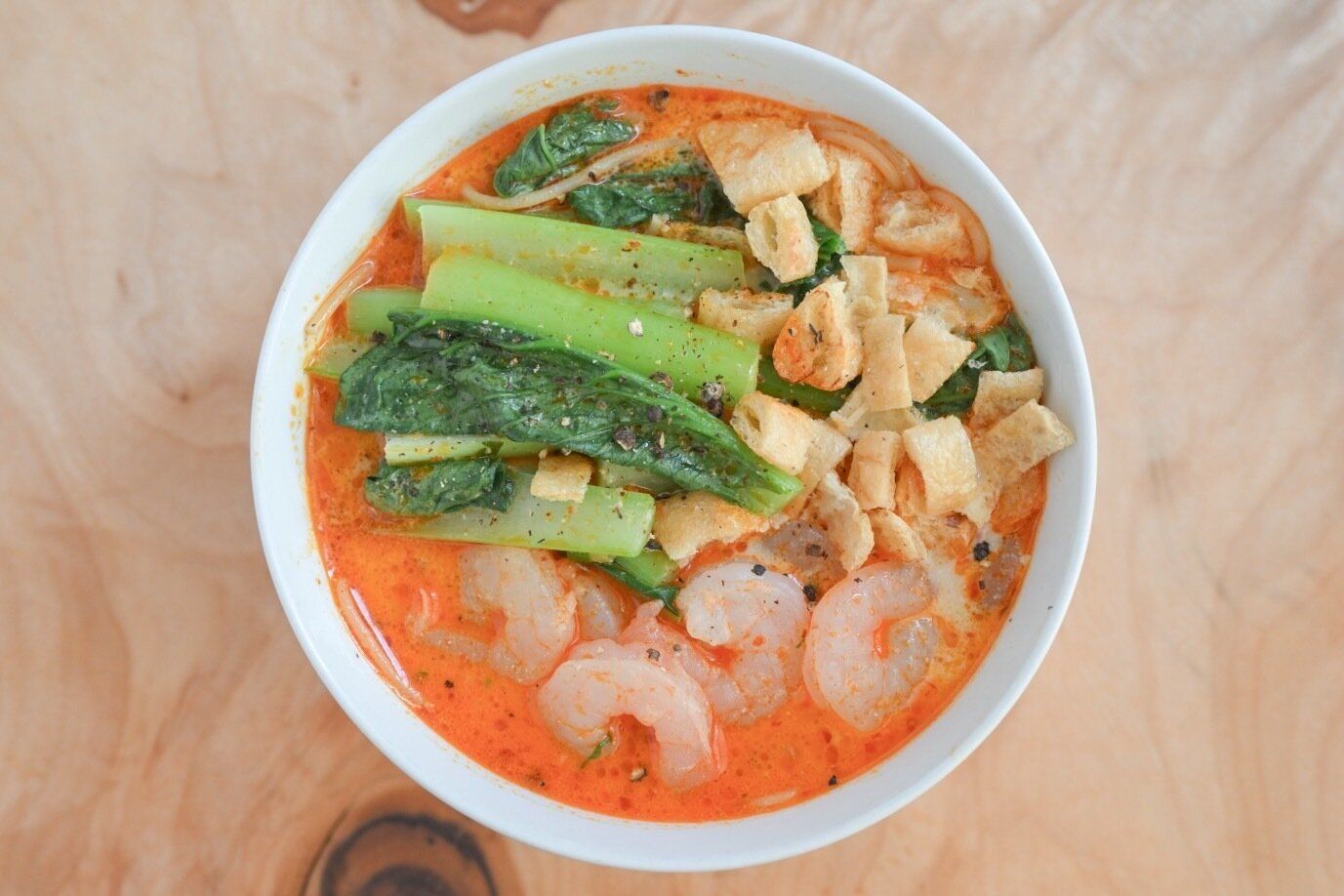 器に入ったラクサラーメン