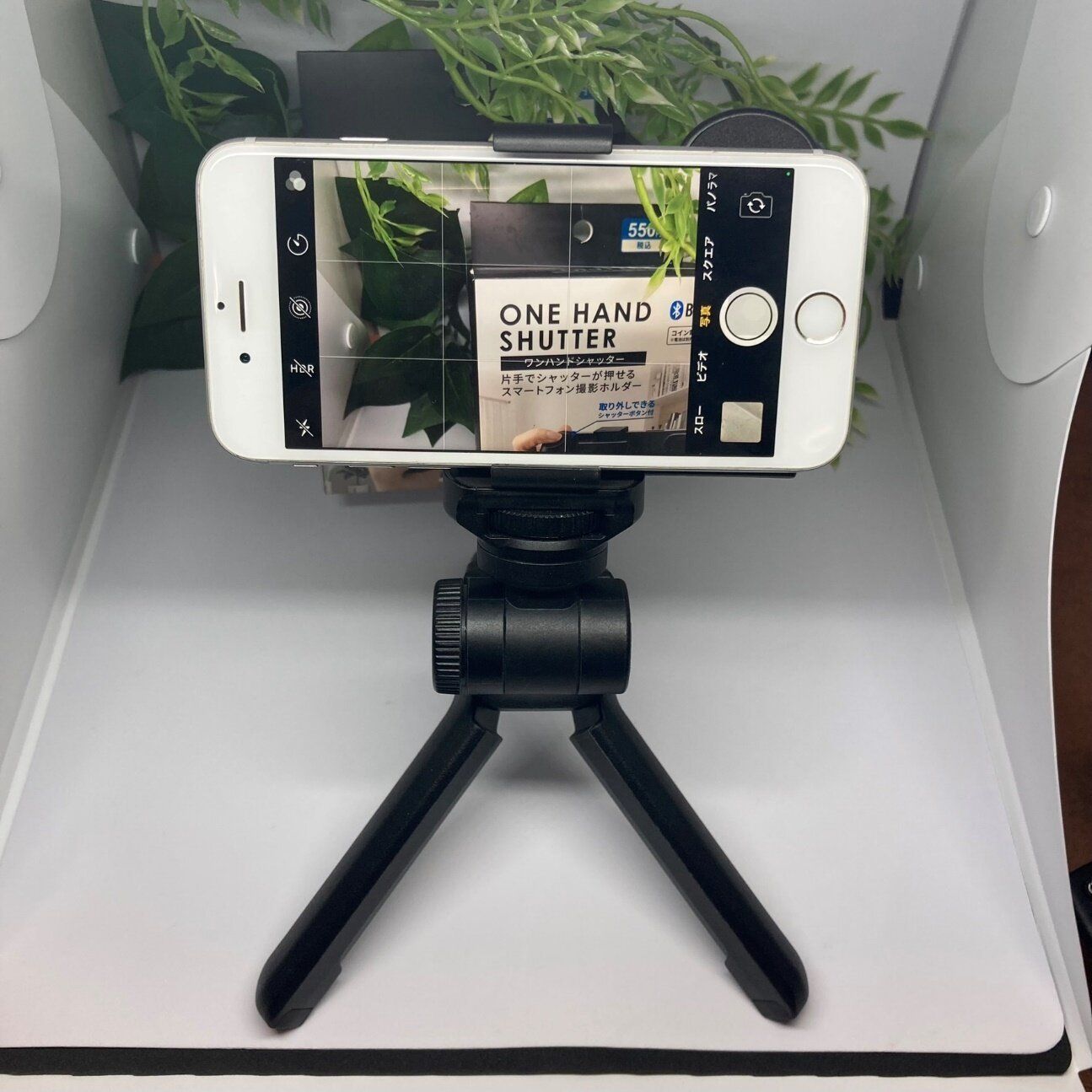 あなたのスマホがまるで高級カメラのような使い心地に！ダイソー「ワンハンドシャッター」