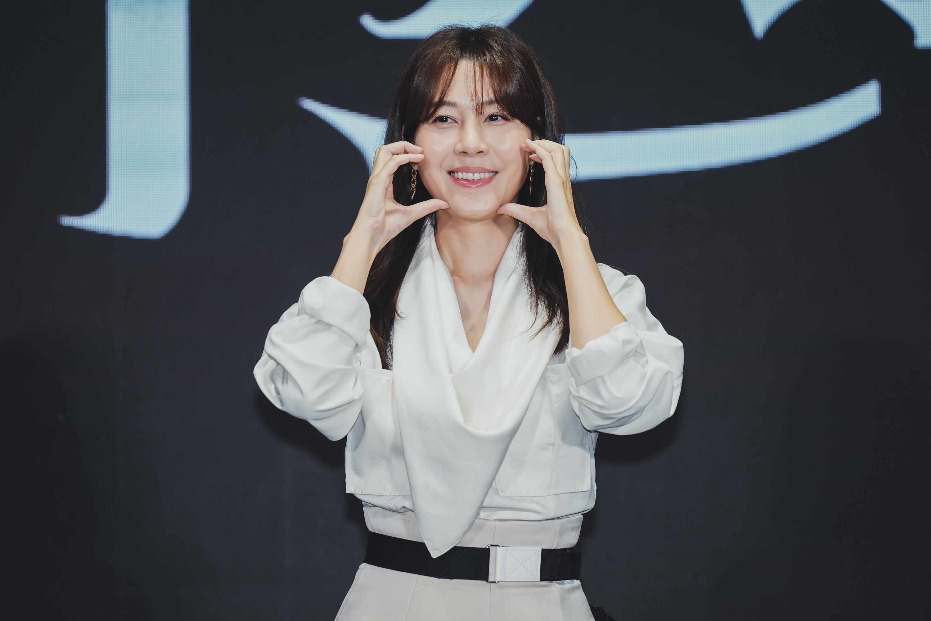 『レッド・スワン』記者会見