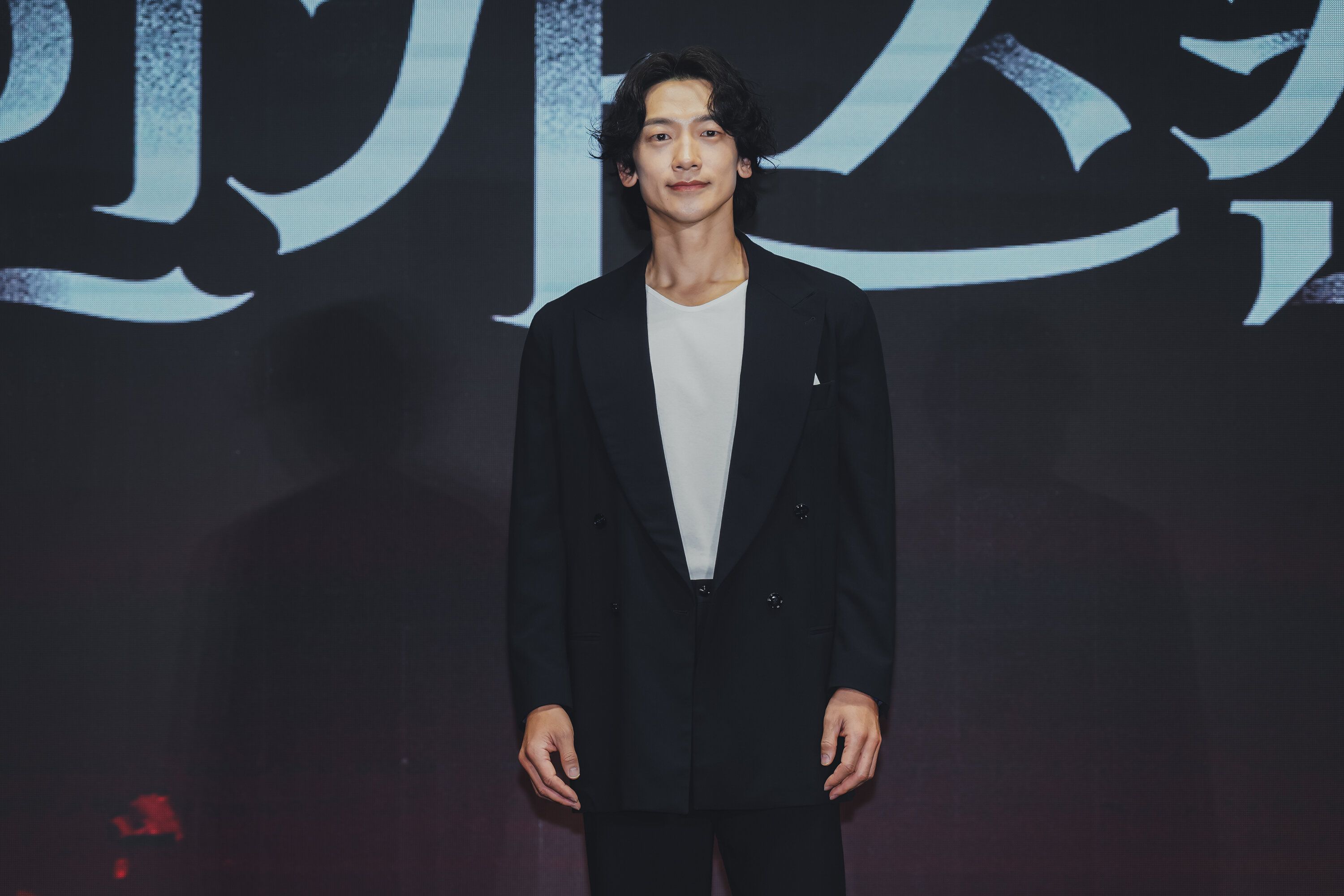 『レッド・スワン』記者会見