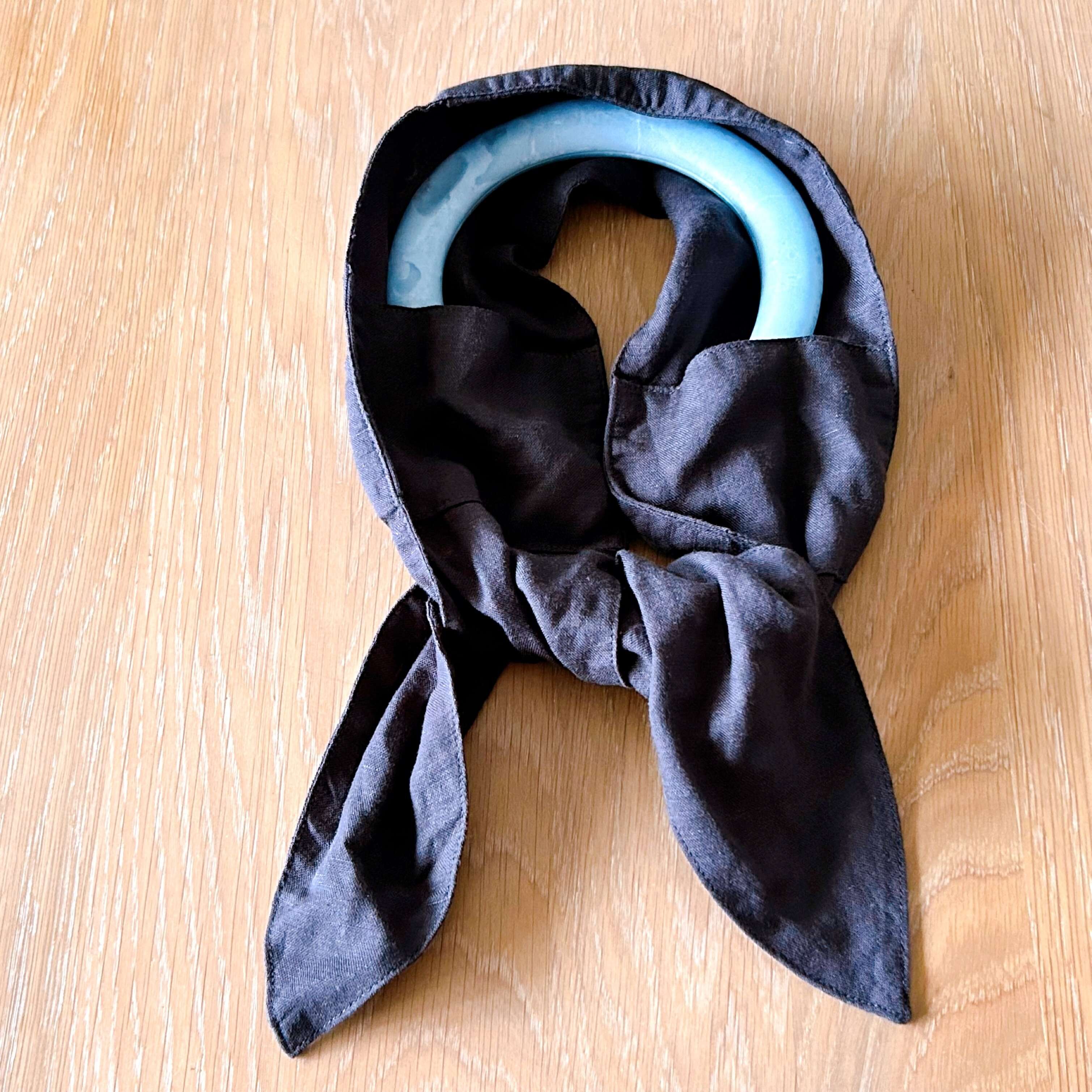 内ポケットに保冷グッズを入れてひんやりをキープ