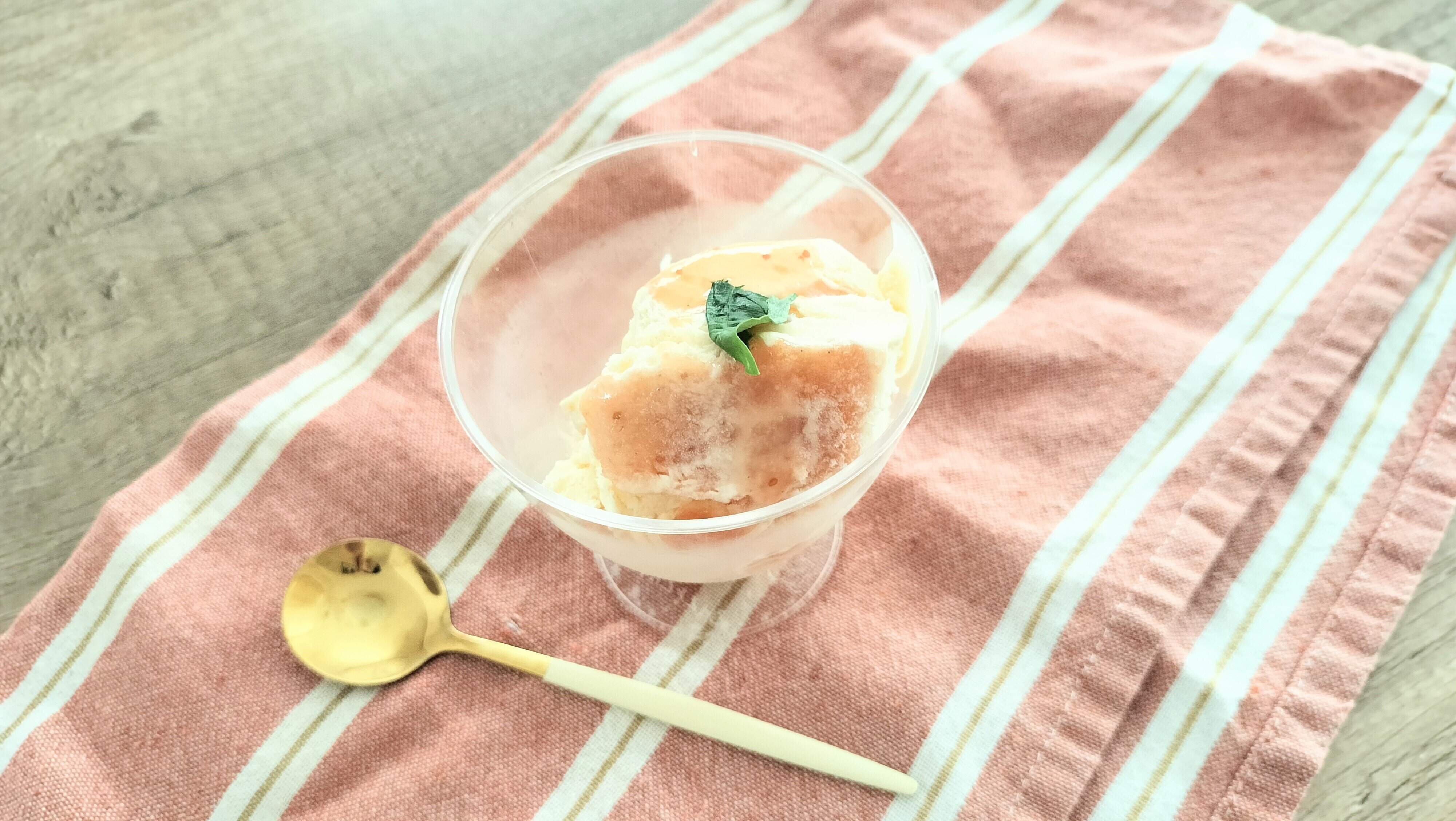 いちごのミルクアイスクリーム